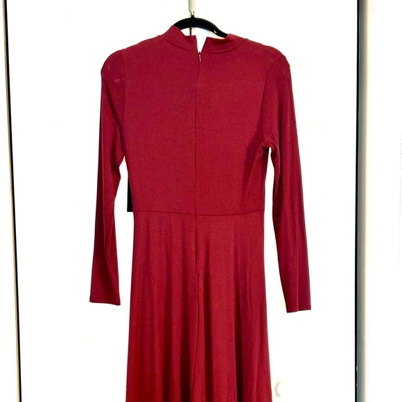 Trendy wine/merlot knit dress - Picture 2 of 6